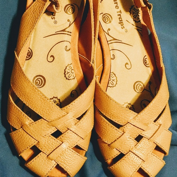 BareTraps Shoes - Bare Traps Fisherman Sandals